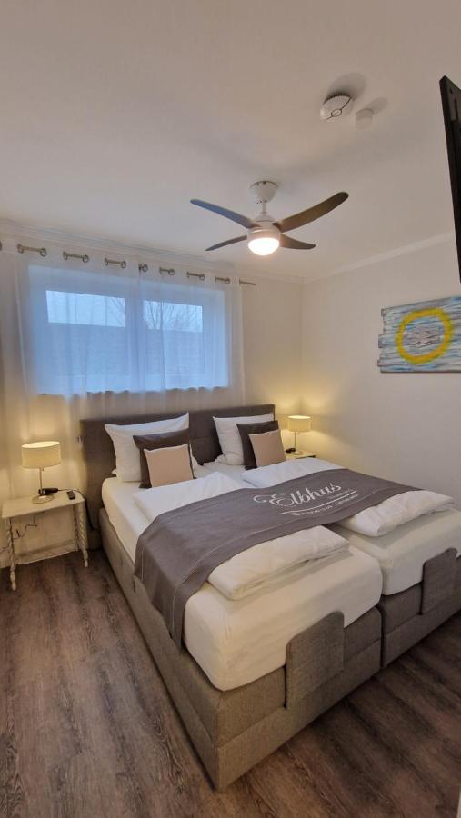 Elbhus Hamburg Apartment Ngoại thất bức ảnh